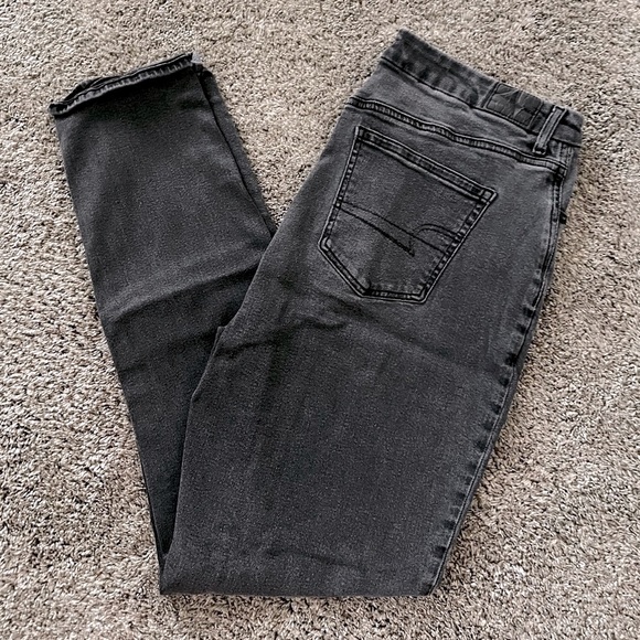 American Eagle- Curvy Mom Jean - Picture 2 of 2